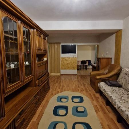 Apartamento Apartament Victoria Târgu Jiu Exterior foto