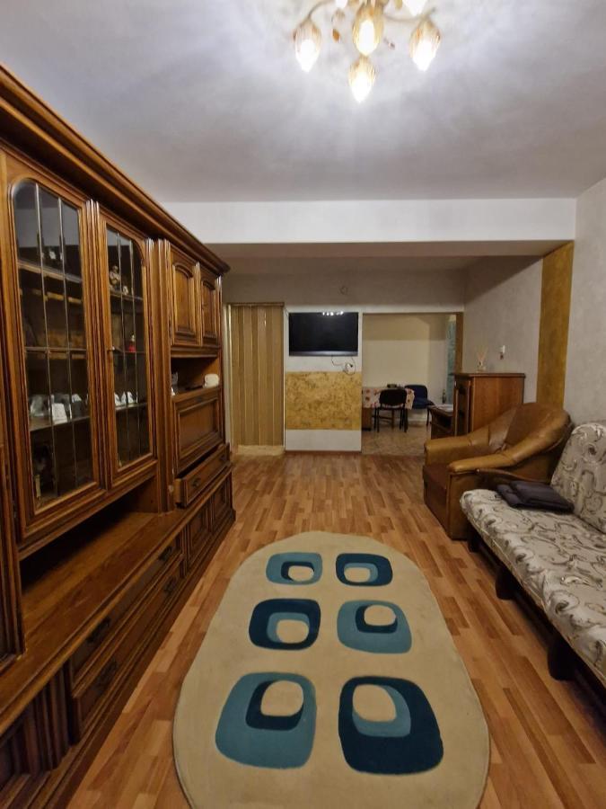 Apartamento Apartament Victoria Târgu Jiu Exterior foto