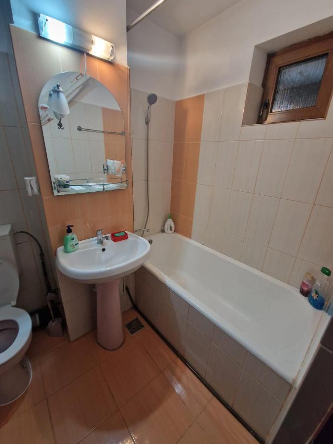 Apartamento Apartament Victoria Târgu Jiu Exterior foto